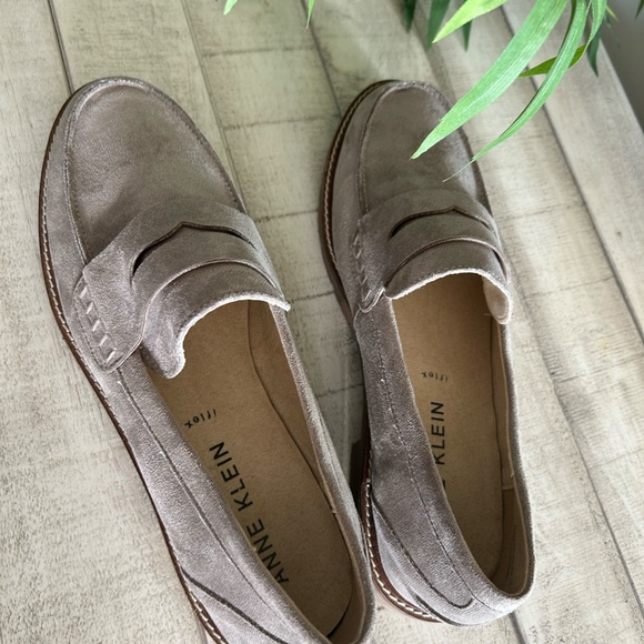 Anne Klein Everly Taupe Fabric Slip On Penny Loafers Women's Size 9.5M - Picture 3 of 14